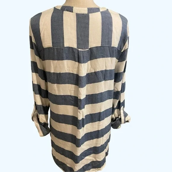 Daytrip Soft Striped 3 Button Blouse - Picture 4 of 6